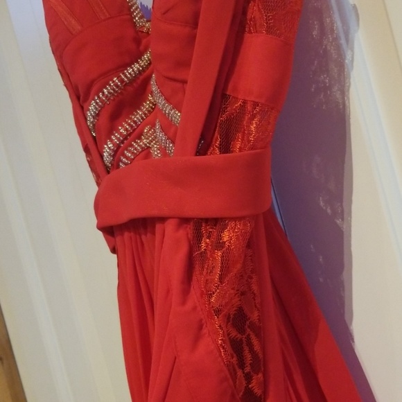 Formal Dress - Picture 4 of 4